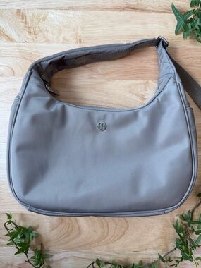 Lululemon City Essentials Shoulder Bag 4L
